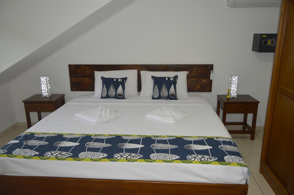 Chez Payet Airport Guesthouse Pointe La Rue Eksteriør bilde